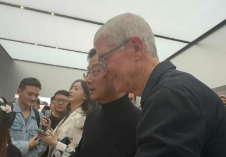 苹果CEO库克到访成都 晒出iPhone 拍摄的安顺廊桥