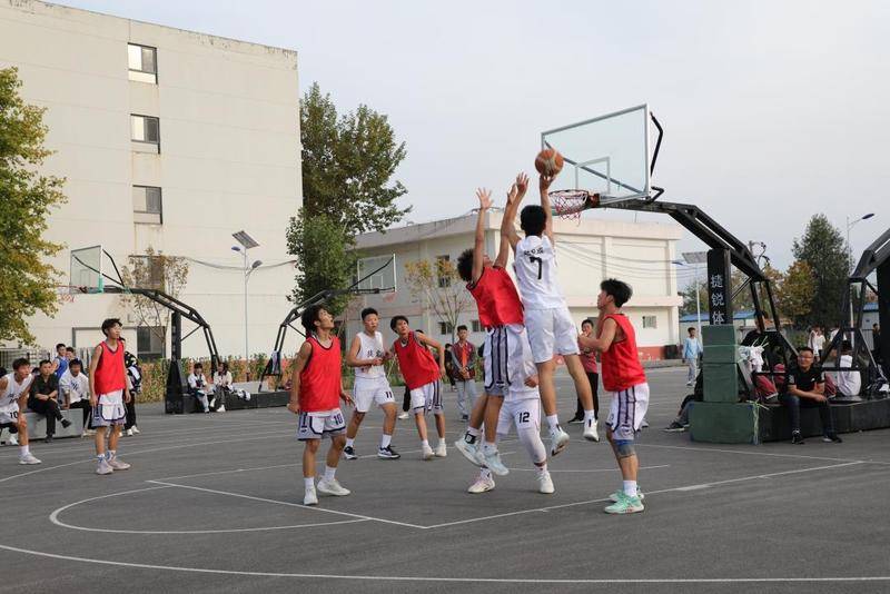 鄠邑区300余名中学生角逐篮球冠军