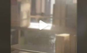 华商头条|女生占16个座并殴打同学 校方回应：不允许占座 这件事肯定管