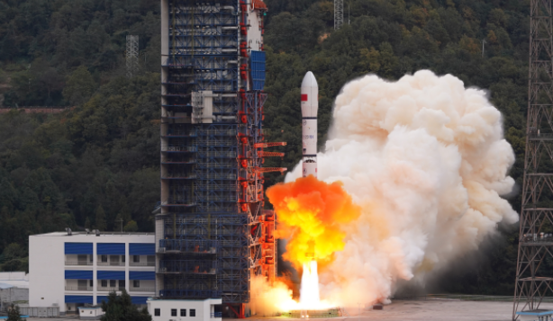 华商头条|祝贺！我国成功发射卫星互联网技术试验卫星