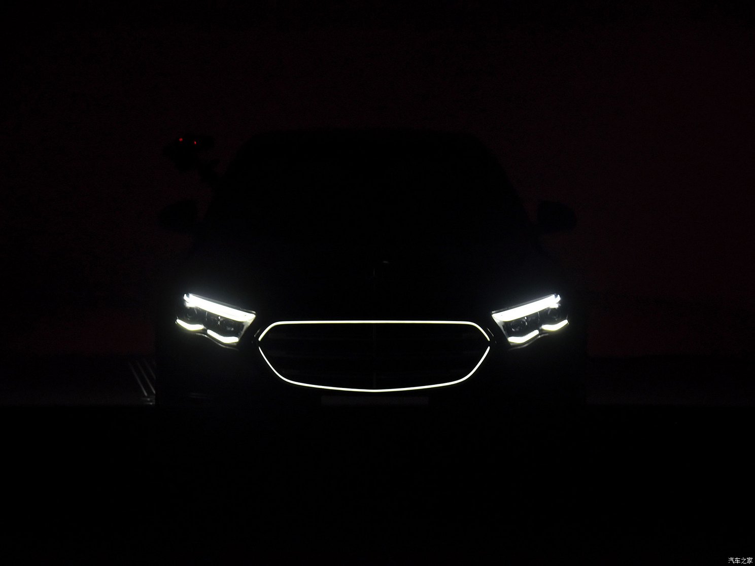 北京奔驰 奔驰E级 2024款 E 300 L 尊贵运动型