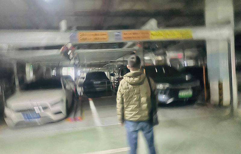 西安一小区业主缴纳的三个月车位费查不到 物业半年还没解决