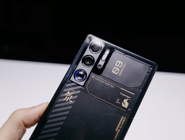 鲁大师11月新机性能/流畅/久用榜：骁龙8 Gen3霸屏，ColorOS 14一鸣惊人