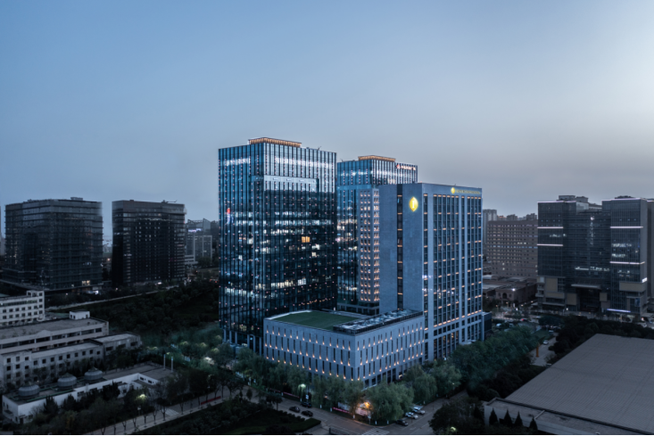 华商网×西安市楼宇经济促进会 对话超甲级楼宇：看中晶科技广场如何做好企业的后台支持