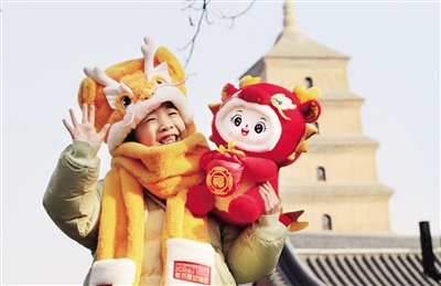 央视春晚吉祥物龙辰辰玩偶受追捧