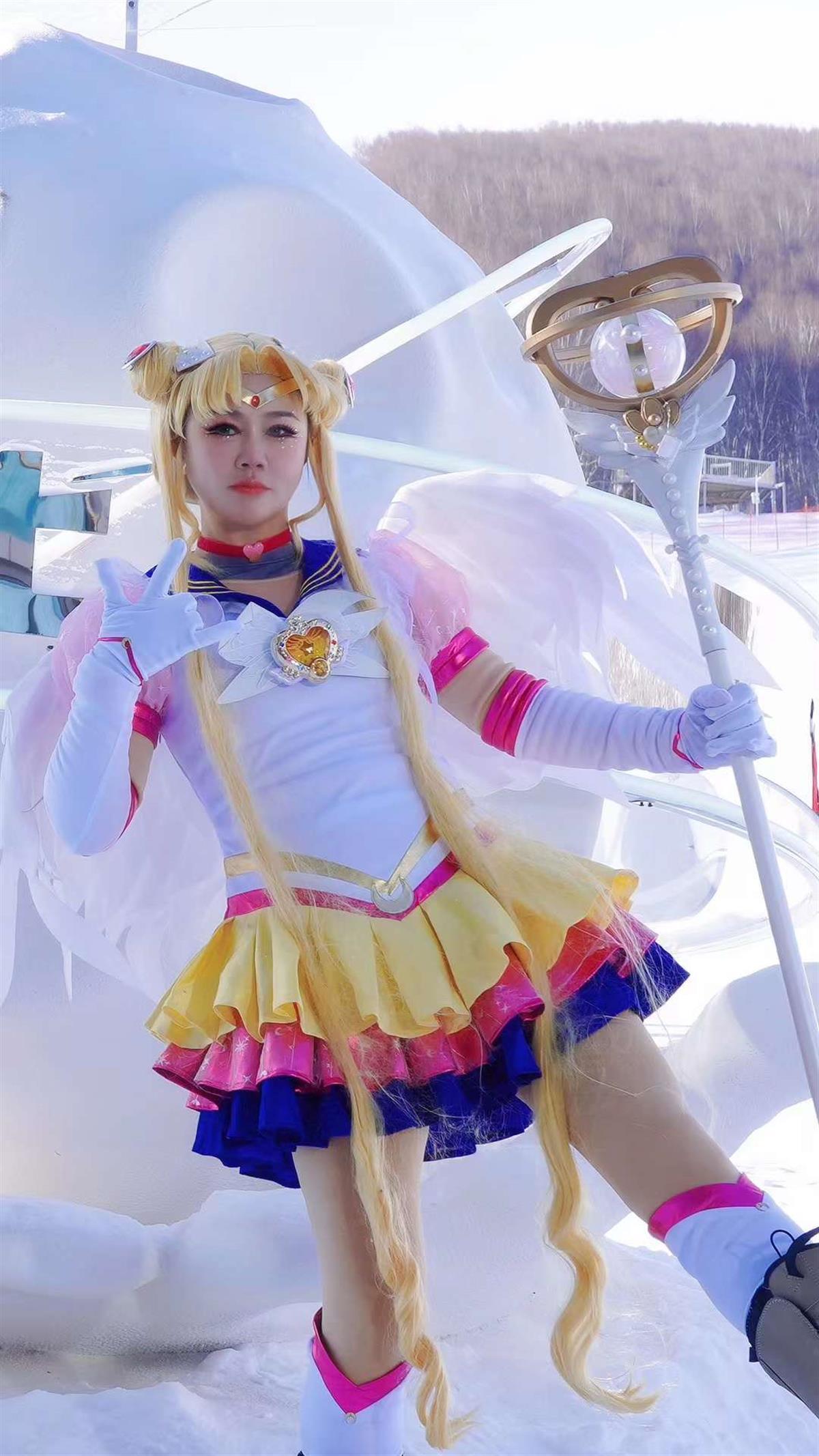 52岁奶奶COS美少女战士滑雪出圈：不希望被年龄定义