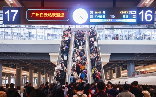 线上买火车票显示无余票 但自助售票机有票？12306解答