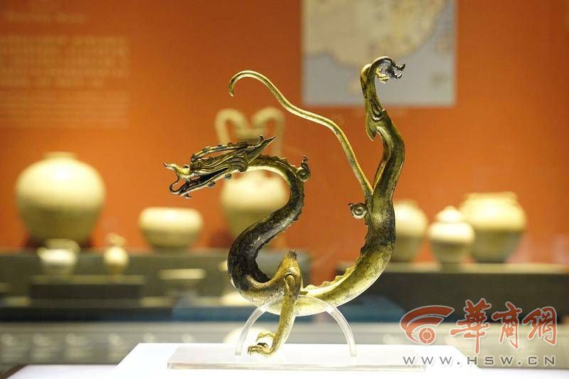 7、唐·鎏金铁芯铜龙（陕西历史博物馆）1.jpg