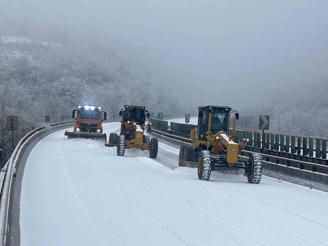 陕西交通运输系统迎风战雪保畅通-综合新闻_华商网新闻