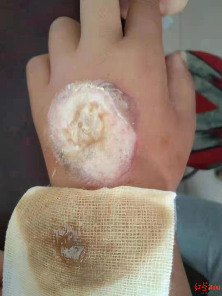 学姐21天多次霸凌他人 有受害者又成施暴者 "方法是从网上学的"-社会