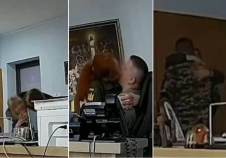 乌军官在办公室与多名女同事接吻后续 乌军声明：“他自愿上前线” 已批准