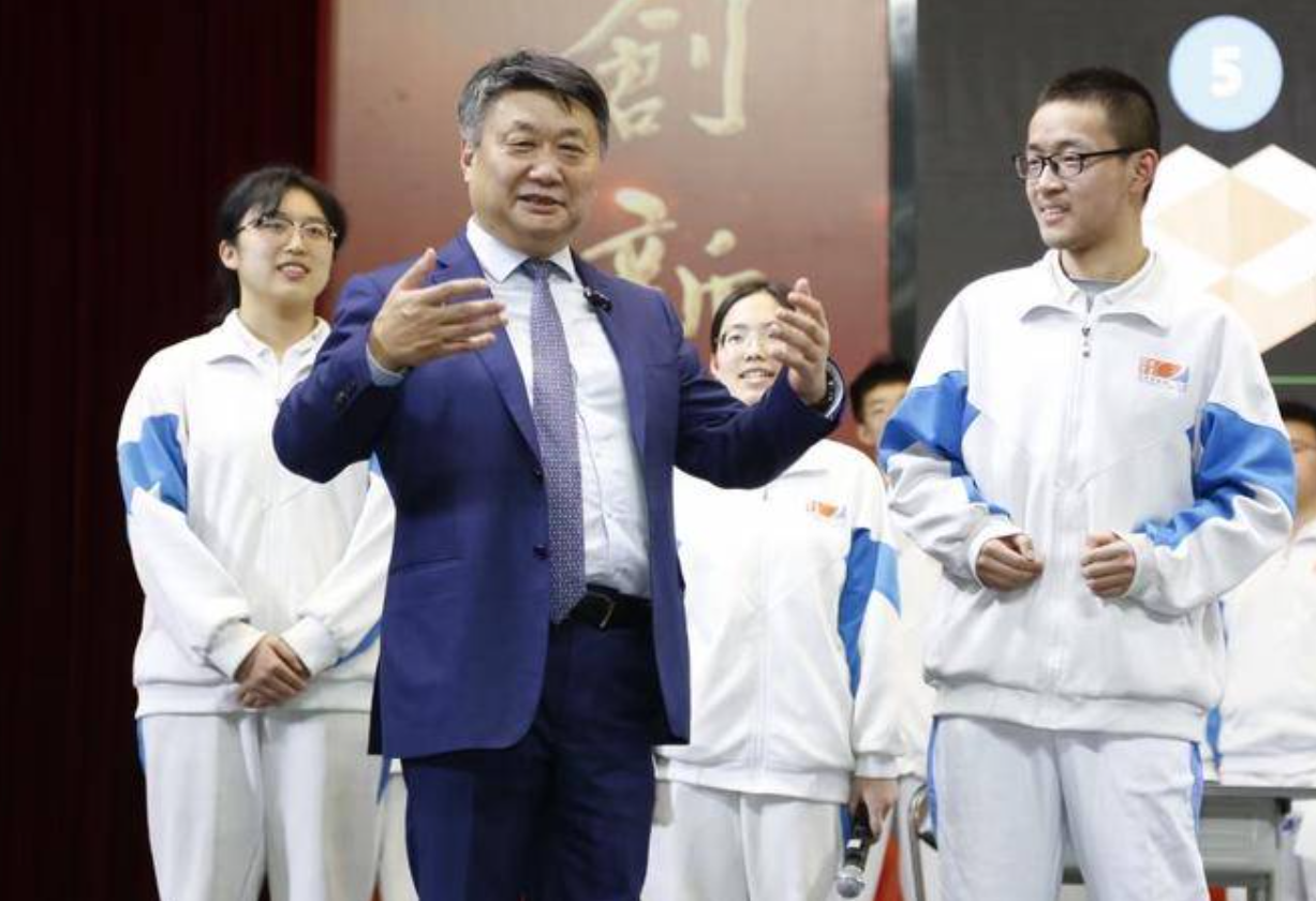 高三考前作文指导课竟然这么上！唐江澎在西安一所中学打了个样