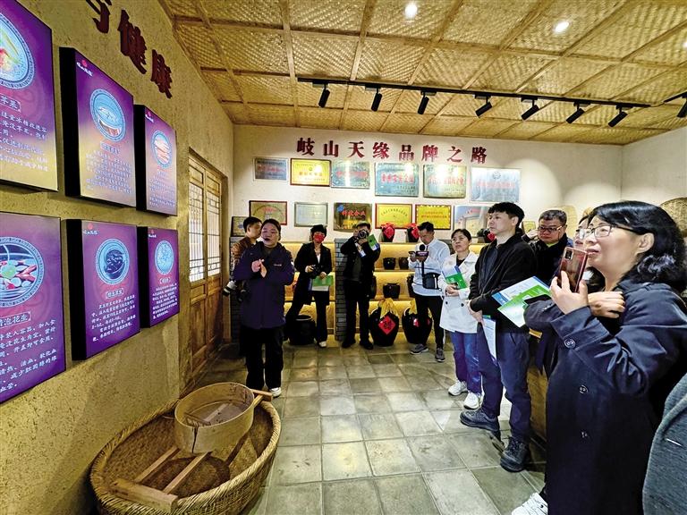 同心筑梦聚力前行境外媒体集中采访活动侧记
