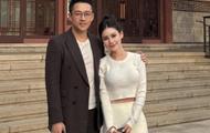 汪小菲正式公开未婚妻合照 两人搂肩对视甜笑 夫妻相很浓