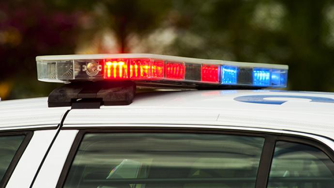 华商头条|西安交警在“最美环山路”设立临时执勤点