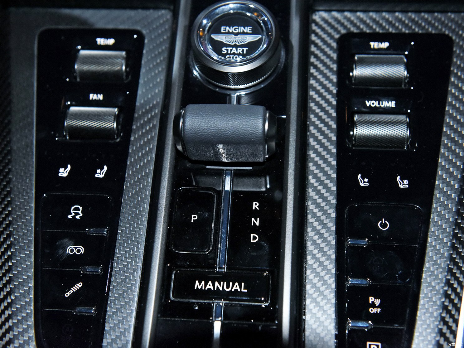 阿斯顿·马丁 V8 Vantage 2024款 4.0T V8 Coupe