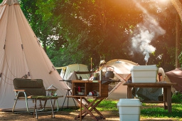 小帐篷撑起大市场 露营经济释放消费活力