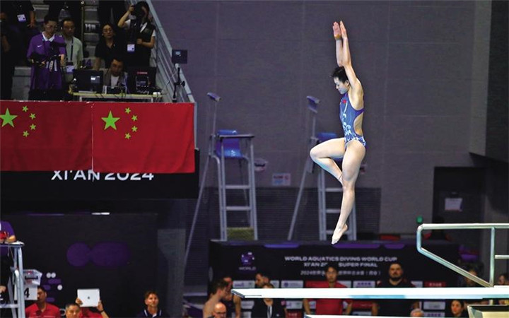 直击跳水世界杯总决赛：中国队包揽女子男子3米跳板两枚金牌