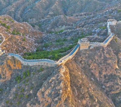 花楼沟村民镜头中的金山岭长城