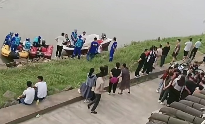 江西崇仁一年轻女老师坠河失联？当地：尚在搜救 目前仍无结果
