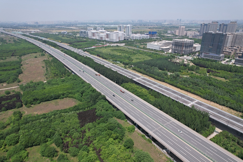 助力西咸一体化！西安连霍高速辅道快速路通车