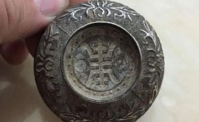 华商头条|男子购买假古董被骗2000元 报警后民警全部给追了回来