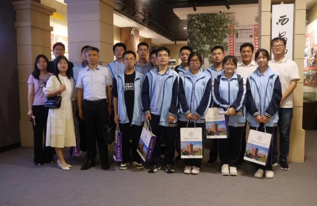 华商头条|双高深度衔接，共育时代新人——西安市华山中学师生赴西安理工大学参与交流座谈