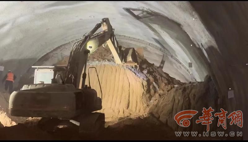 西延高铁重难点控制性工程——荆山塬隧道顺利贯通