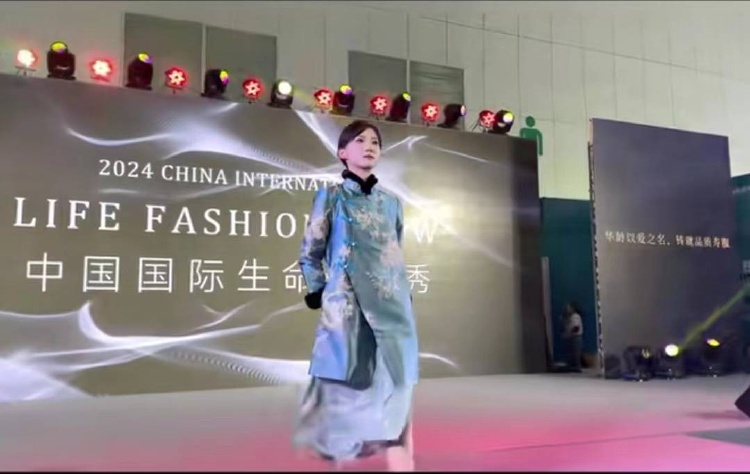 人生最后一套礼服“寿衣时装秀”被指颠覆认知 主办方回应
