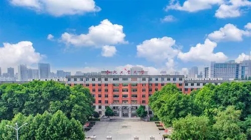 华商头条|高校招生录取工作即将启动 遇见这些骗局谨防上当