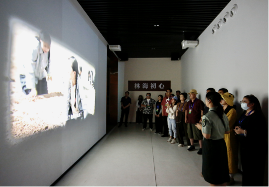 华商头条|“追梦中华·弘扬嘉庚精神启新篇” 补浪河女子民兵治沙连：青春热血书写绿色奇迹 嘉庚精神续写生态华章