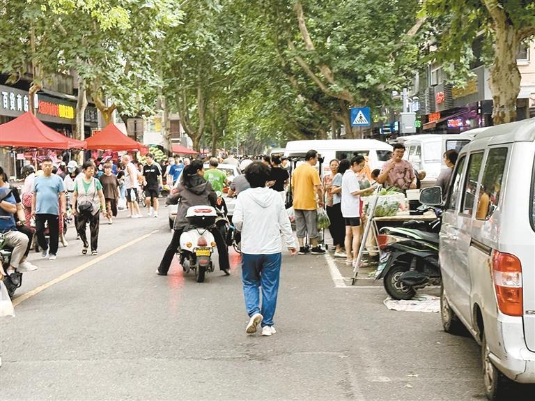 华商头条|红专南路早市道路拥堵噪声扰民 专家：保留