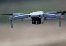 华商头条|封禁中国无人机美国犹豫了？外媒：美国农民使用的无人机80%是大疆