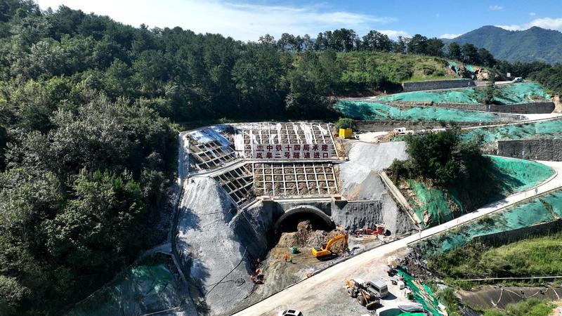 西渝高铁康渝段岚皋二号隧道正式开工建设
