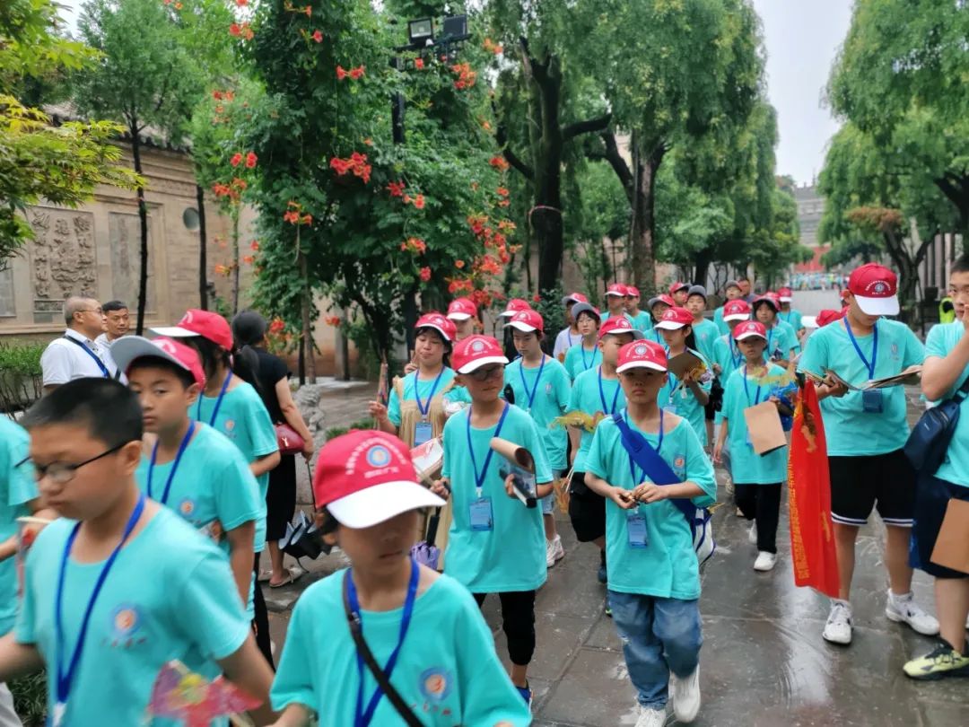 华商头条|晴雨都向关博行