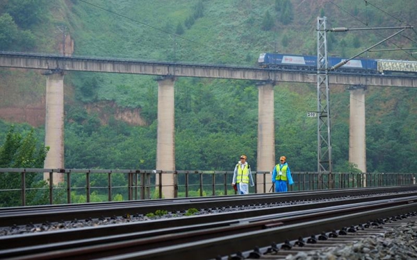 西安铁路局积极打好防洪防汛“主动仗” 全力确保铁路运输安全稳定