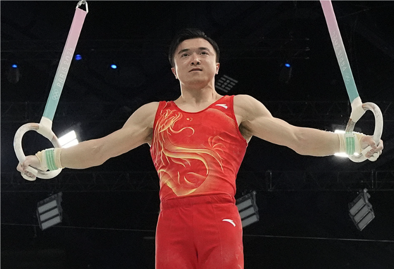 包揽金银！中国选手刘洋夺体操男子吊环金牌 邹敬园摘银