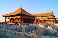 华商头条|故宫能不能开到晚上9点？经济日报谈热门景点能否“超长待机”