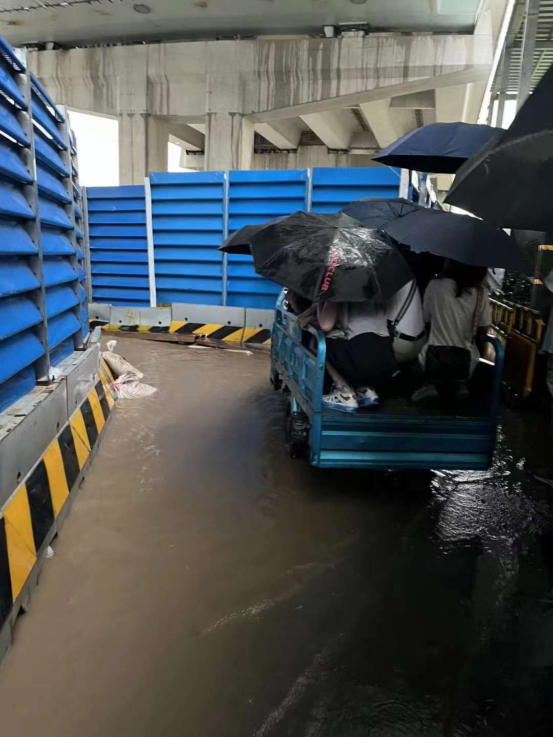 暴雨之下 “普拉桑”磨砺超大城市韧性(图10)
