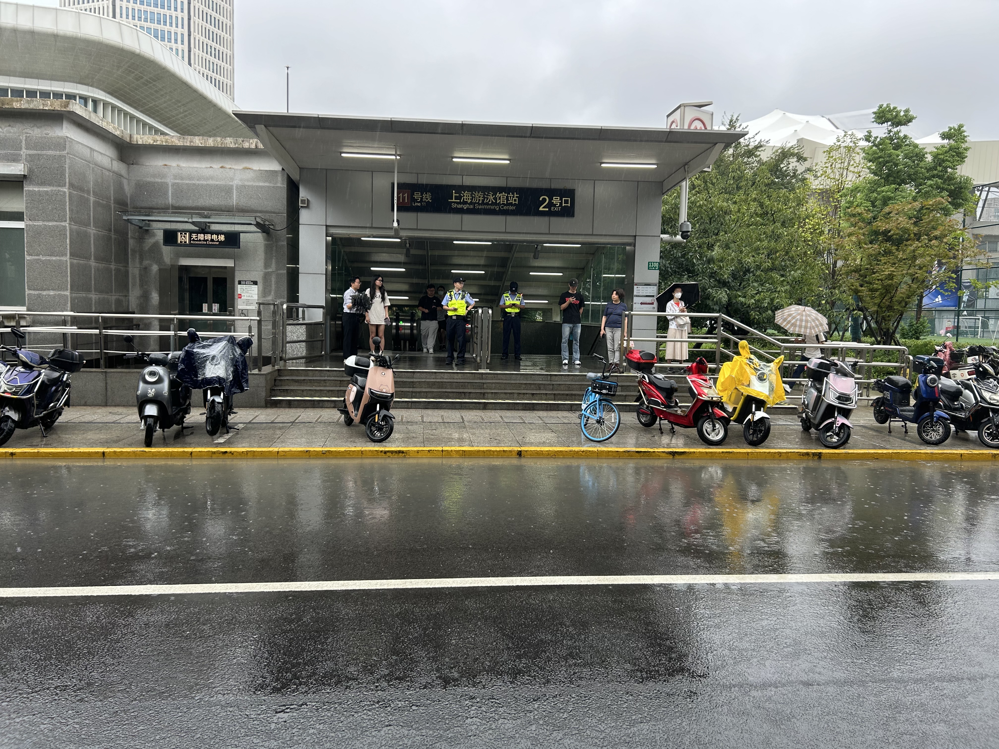 暴雨之下 “普拉桑”磨砺超大城市韧性(图3)