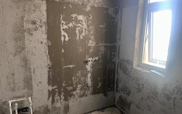 华商头条|【大风记者帮】装修好的房子还没入住 卫生间的墙砖大面积空鼓