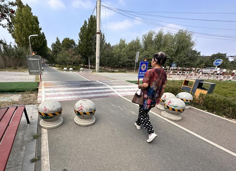 大风记者帮|西安一女子骑电动车在工地旁绊倒致骨折 寻求解决无进展  建设单位：已沟通对接