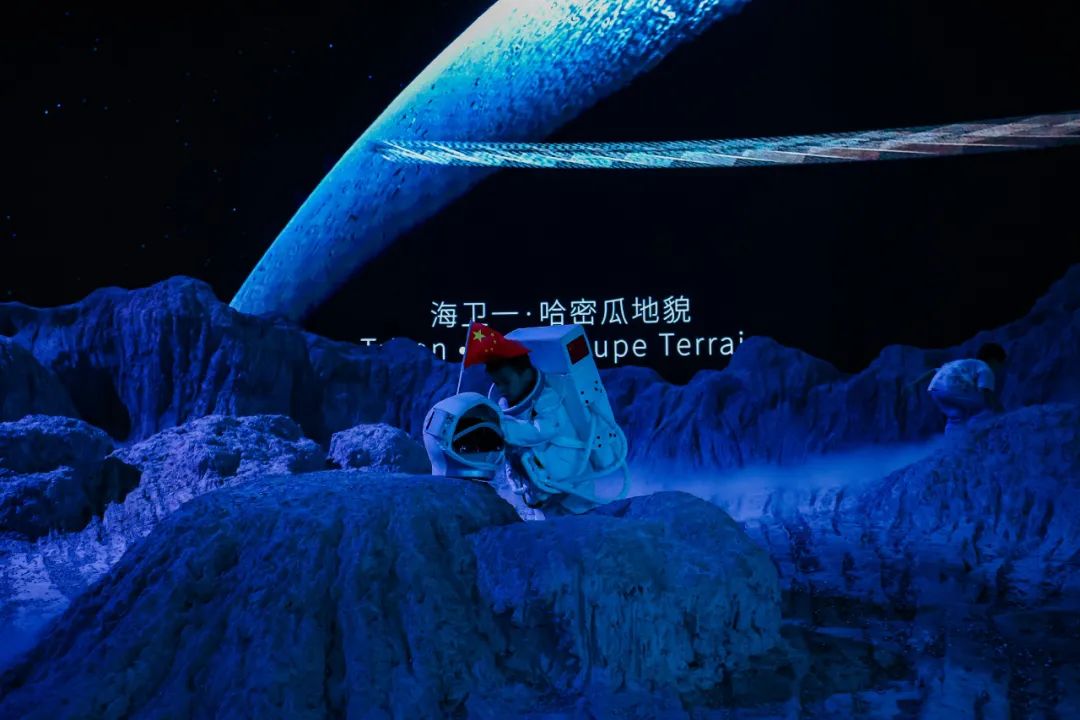 国庆各地“花式”迎客：艺术打卡 公园绿地 夜间旅游