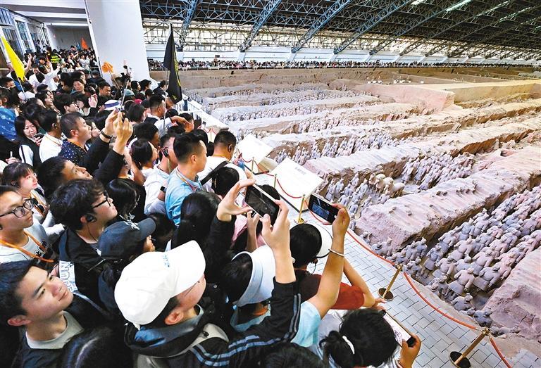 位列国庆旅游热门目的地第2位！这个假期 西安火爆出圈