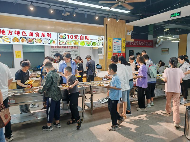 社区食堂+助餐联盟+移动餐车 这个街办多种模式让老年人吃饭“有着落”