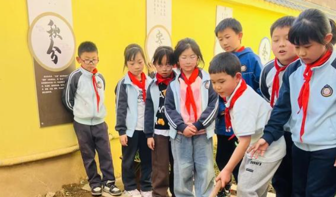 华商头条|第44个世界粮食日|西安多所小学开展劳动教育 听听专家怎么说？