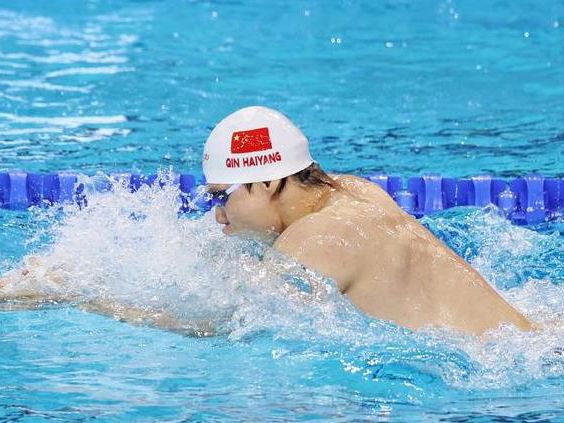 华商头条|游泳世界杯中国队一金三银，潘展乐400米自由泳夺冠