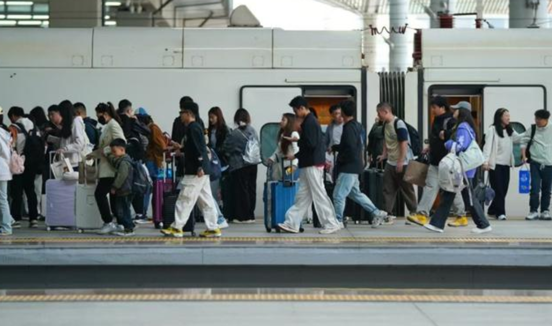 助力西马 西安铁路局加开19对旅客列车