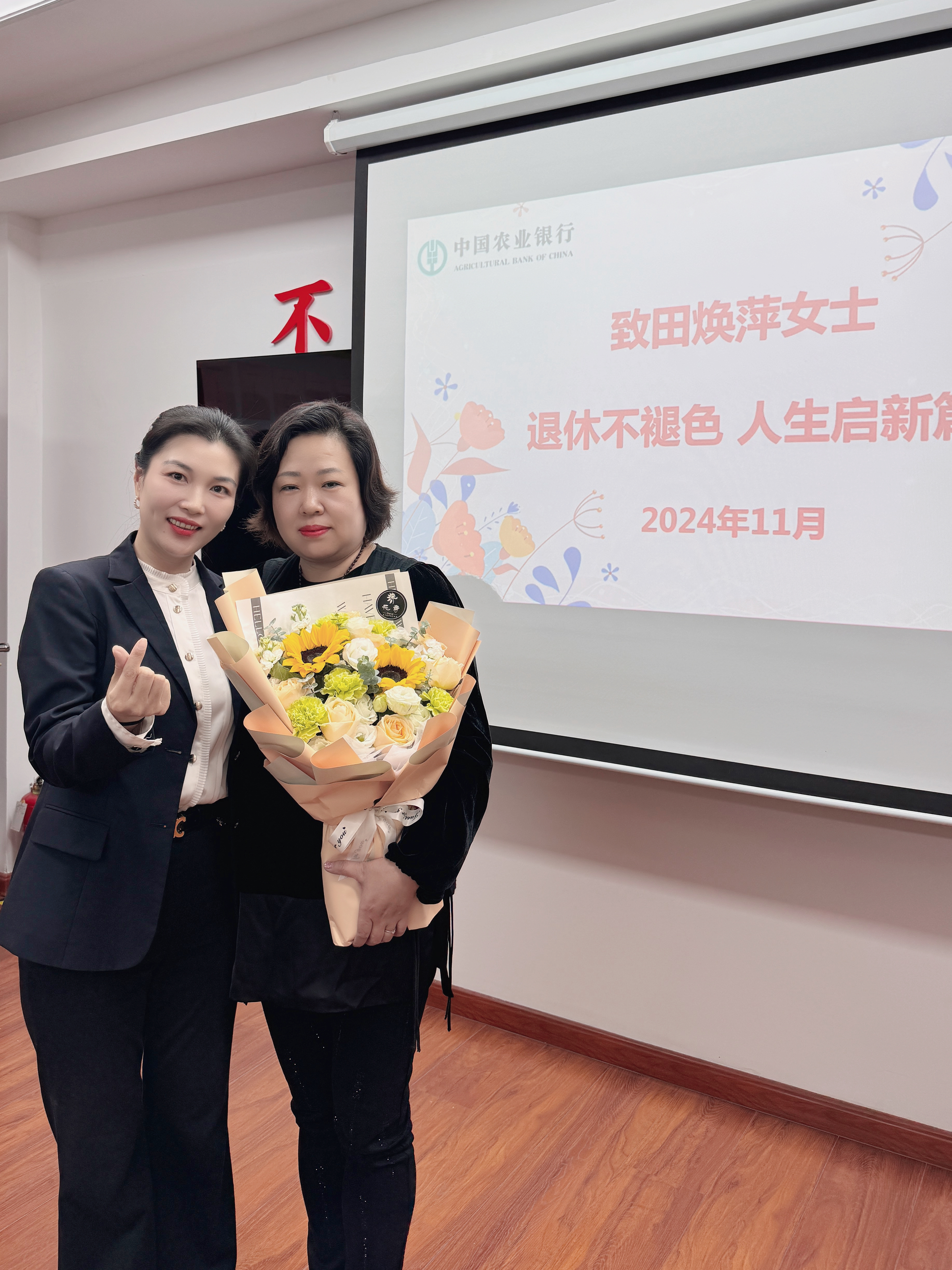 6WmLFcXBClnJOq60.jpg ade9489853d0fbc04edc5579d7ed42a.jpg