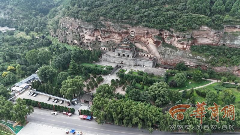 彬州大佛寺石窟，北-南（3M）.jpg